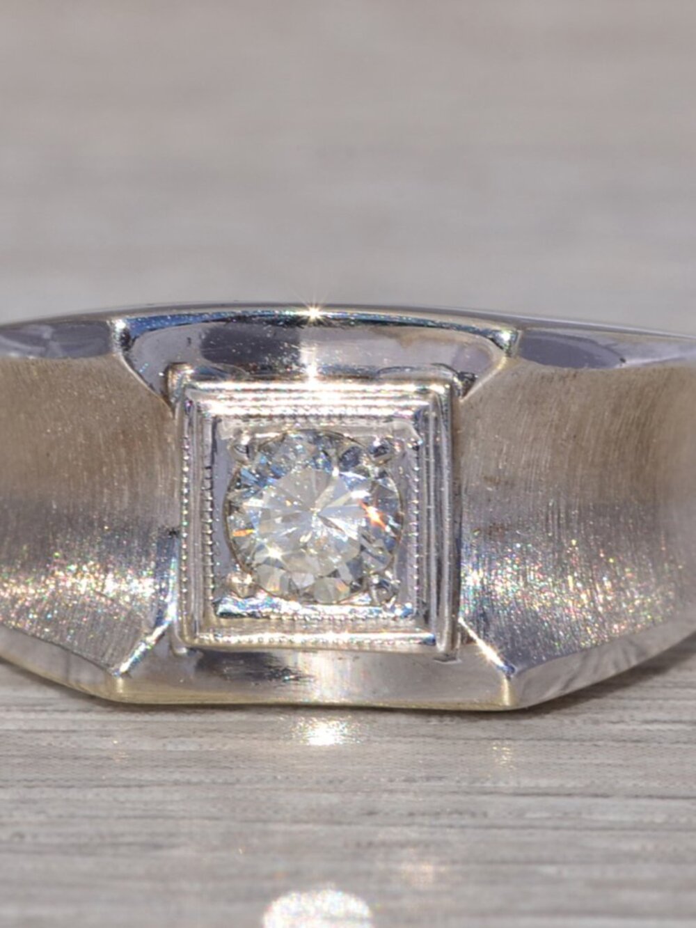 Diamond Ring in White Gold